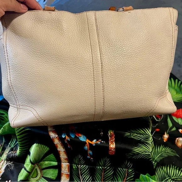 Coach Chelsea Pebble Leather Tote Bag Chalk Tan Work School Casual 
D1082-F12340 - Picture 5 of 13